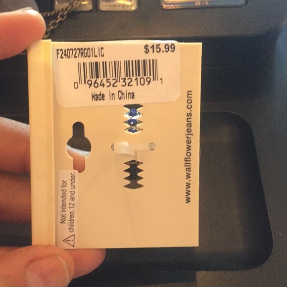 Ring - Picture 2 of 2